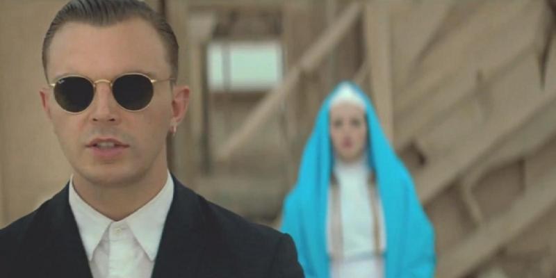 Hurts - Somebody To Die For