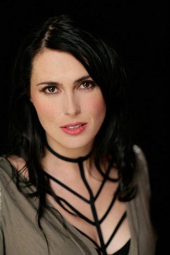 Sharon Den Adel