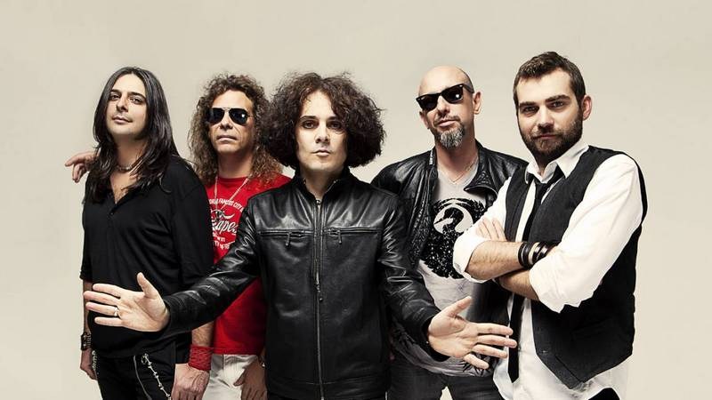 Yuksek Sadakat - Live It Up