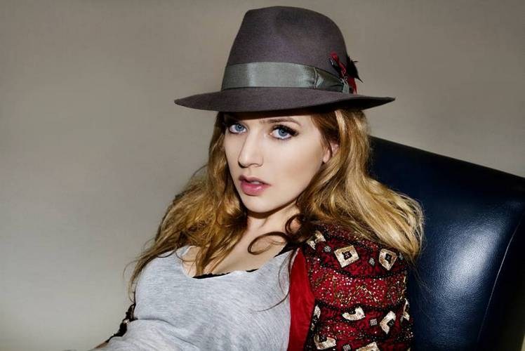 ZZ Ward - Til the Casket Drops
